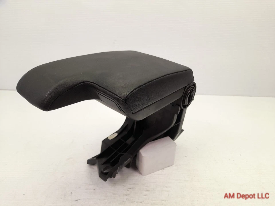 2000 宝马 323i 330xi 323xi 330i E46 前中控台扶手黑色 8213632 — 第 3/4 张图片