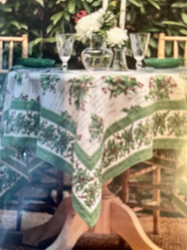 Toalha de mesa April Cornell Holly Song algodão 36x36 branca nova - Imagem 2 de 3