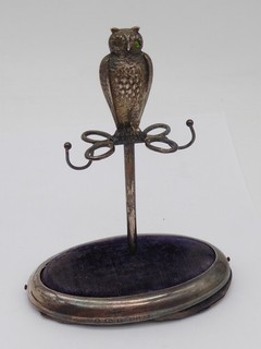 SELTENE ANTIKE EDWARDIANISCHE MASSIVE STERLINGSILBER EULE PIN KISSEN HUTNADEL STÄNDER 1908
