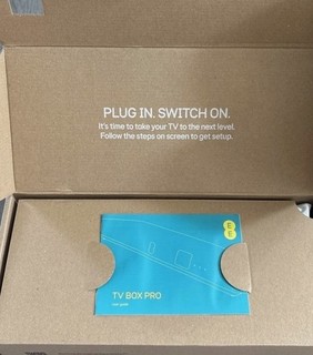 EE/BT TV Box Pro RTIW387 1TB 4K UHD con Freeview Nuovo con scatola Nuovo
