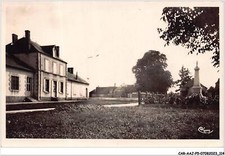 CAR-AAJP5-58-0433 - ARENNES-LES-NEVERS - The Square And The Schools