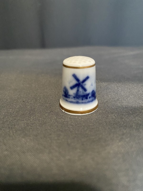 Vintage 1980 Royal Mosa Holland Porcelain Flow Blue DUTCH WINDMILL Thimble #3131