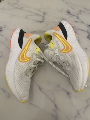 Nike Women's Renew Run 2 Running Shoe 38