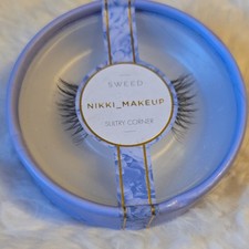 SWEED NIKKI_MAKEUP Sultry Corner 3D Half Lashes 3D Effect Black
