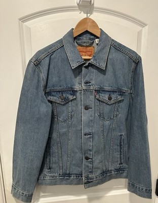 Brand New w/ Tags Mens Levis Trucker Jacket.  Light Stonewash Size M. Never Worn
