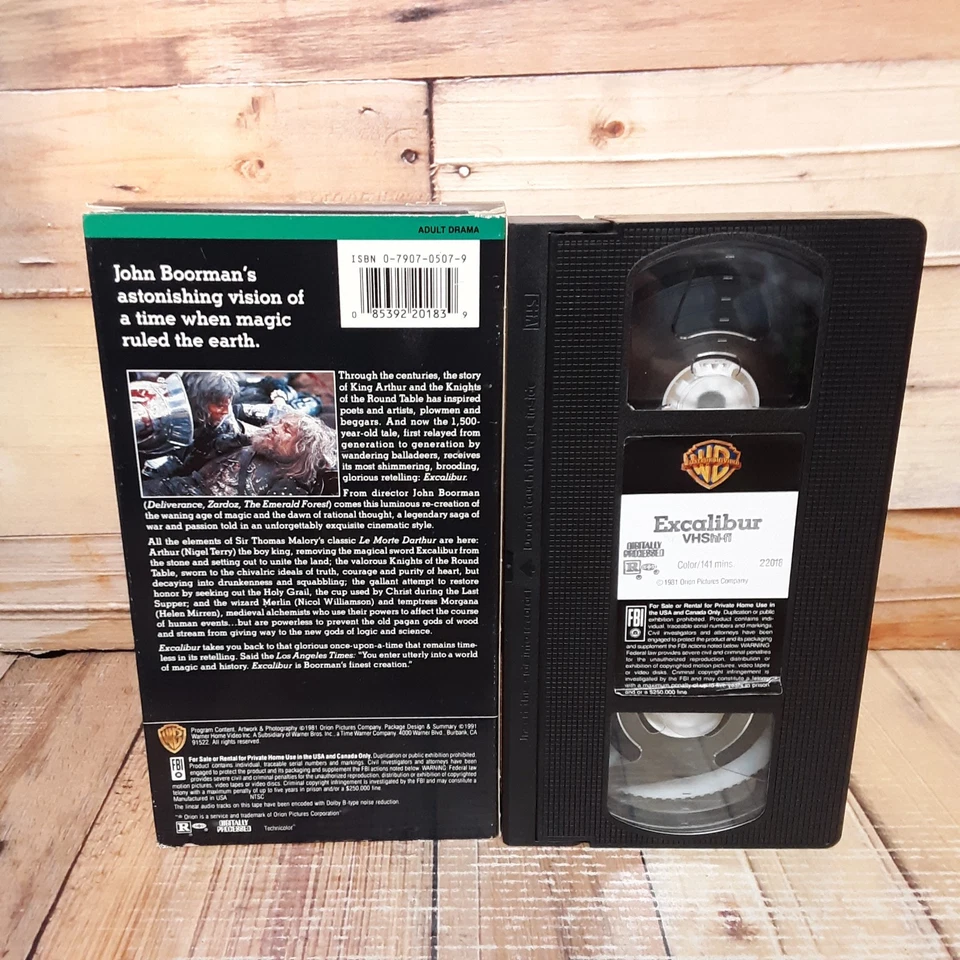 Excalibur VHS Used 1981 Fantasy Adventure King Arthur Merlin Sword Warner Bros Foto 2 de 4