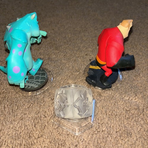 Disney Infinity Game & Figures, Crystals Lot Xbox 360 ( Cars, Sully, Incredible) - Picture 21 of 22