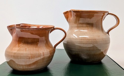 2- 1991 Signed VTG Nell Cole Pottery Red Eye Gravy Pitchers Seagrove NC Folk Art - Picture 7 of 9