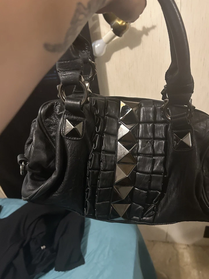 BETSEY JOHNSON 黑色燕尾服蝴蝶结圆顶挎包 — 第 2/4 张图片