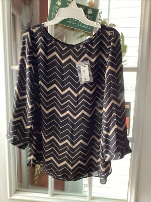 The Limited Blouse Shirt Top Size Small Woman s Beige Black Zig Zag Chevron