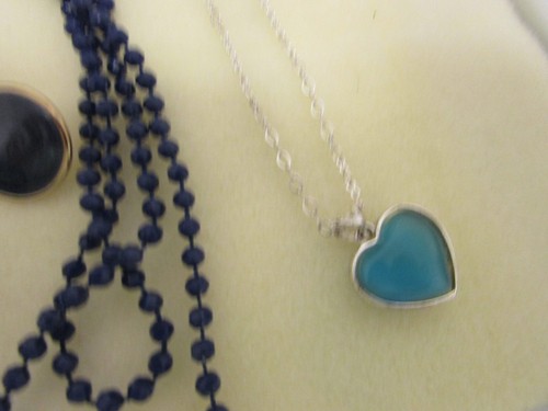 VINTAGE LOT OF COSTUME JEWELRY IN SHADES OF BLUE/GREEN NECKLACES, EARRINGS & - 第 17/18 張圖片