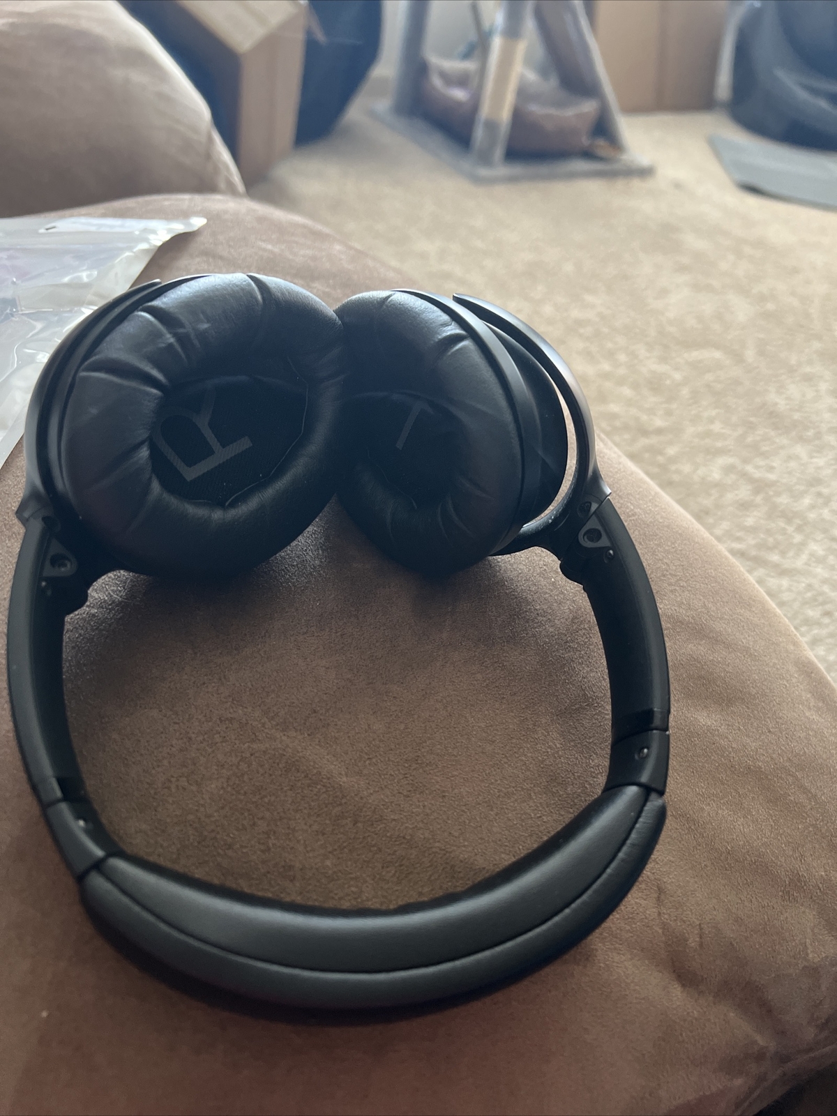 Bose QuietComfort Wireless Over-Ear Headphones - Black-image