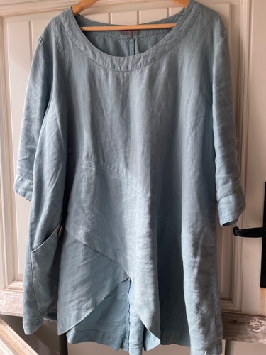 Grünes knackiges Sahara Leinen Top mit Knopftasche, asymmetrischer Saum Gr. XL