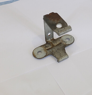 OIL TANK BRACKET GENUINE KAWASAKI 900 Z KZ 900 1973-75 32131-001
