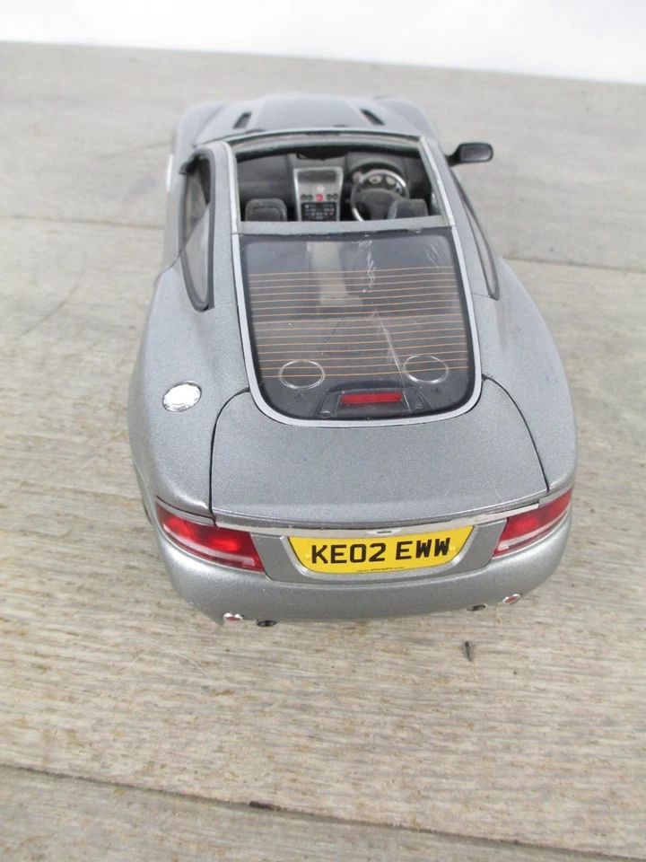 The Beanstalk Group Aston Martin Silver 1:18 Scale Diecast Model Car **Read** - Image 4 of 4