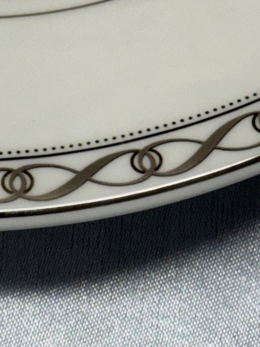 Mikasa Infinity Band 14 Inch Oval Platter - Picture 4 of 11