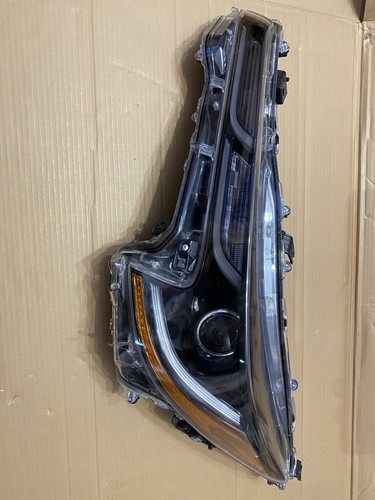 2019-2022 Toyota Corolla hatchback driver's side headlight