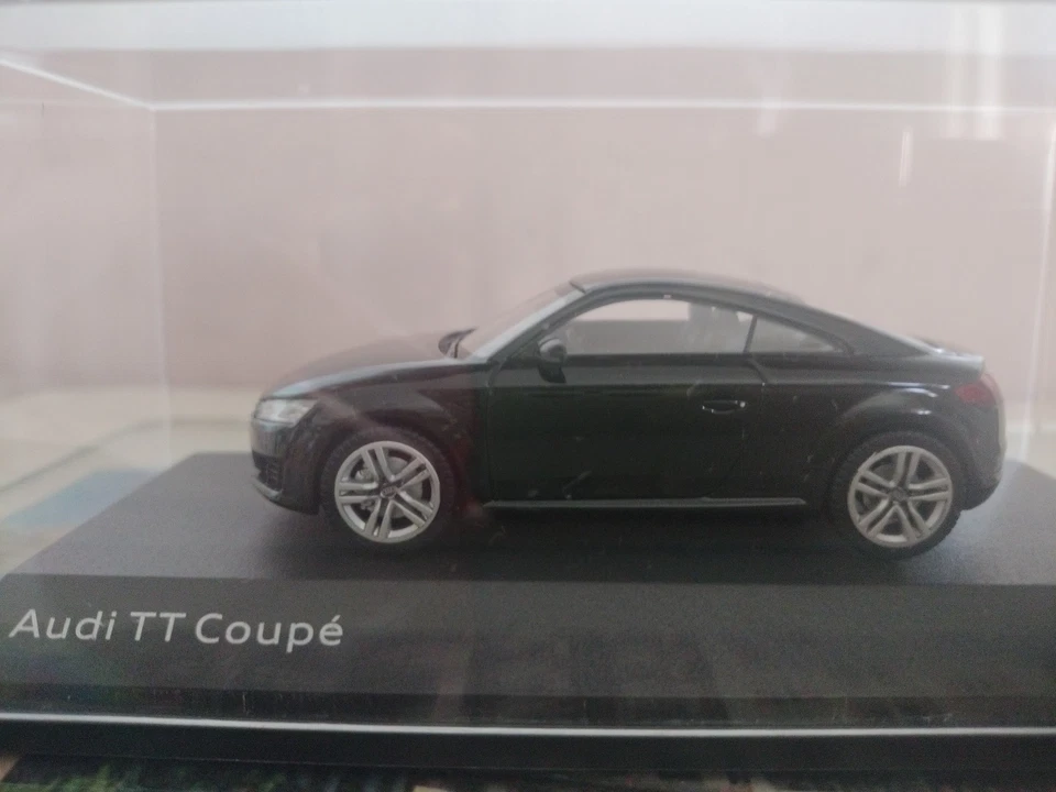 Audi TT Coupé 1/43 Nero In Teka Plastica - Immagine 4 di 4