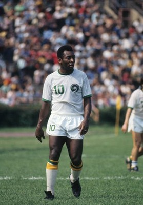 New York Cosmos Pele during game vs Dallas Tornadoes at Downing St- Old Photo 2