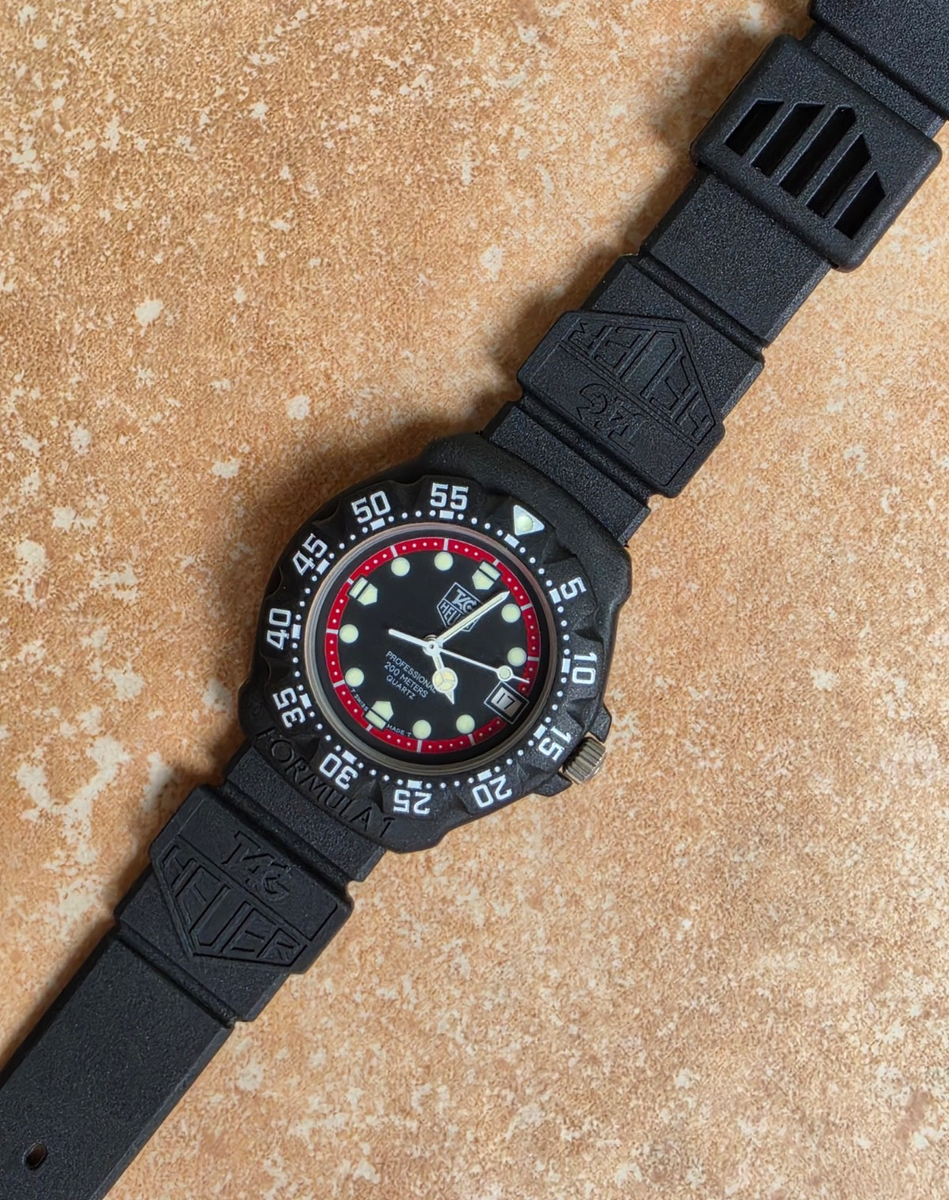 本物 TAG HEUER 383.513/1 フォーミュラ1 ブラック文字盤 レッドライン クオーツ式腕時計 デイト 3針 ダイバーズウォッチ 24年3月電池交換済 札幌市 清田区 平岡 Ｔ NEW TAG Heuer 383.513 Midsize Formula 1 Series Quartz Watch Black