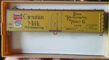HO Train Miniature URT Carnation Milk 40' Express Reefer Kit