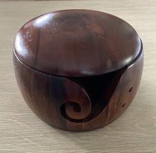 Wooden Yarn Bowl Holder,Portable Knitting Yarn Bowl with Lid, Crochet Yarn Bo...