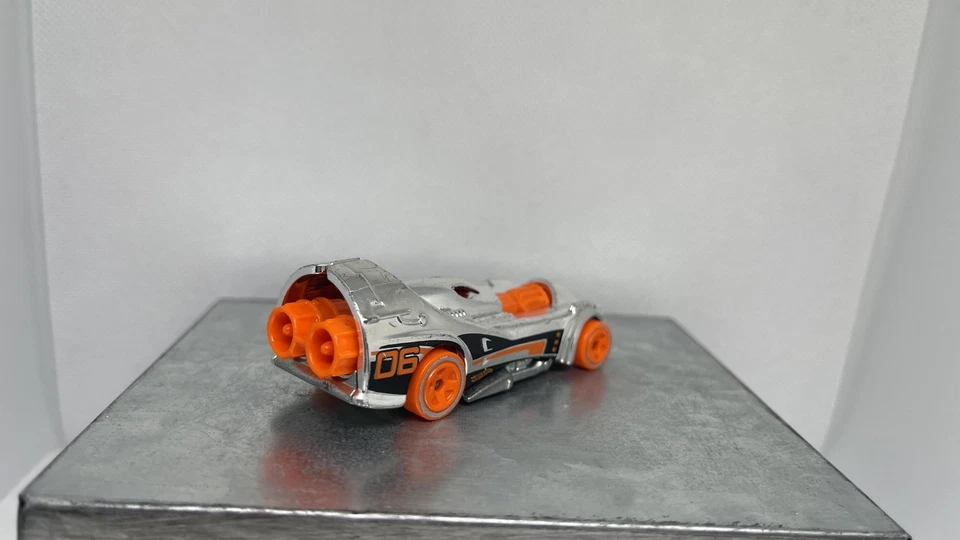 Hot Wheels Power Rocket 2018 Super Chromes 9/10 1995 base date model diecast car - Image 4 of 4