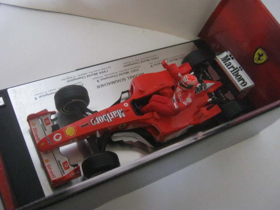 1:18 Ferrari F2002 M.Schumacher 2002 5 Fois WC Full Tabac Hotwheels 54614 OVP - Photo 2/4