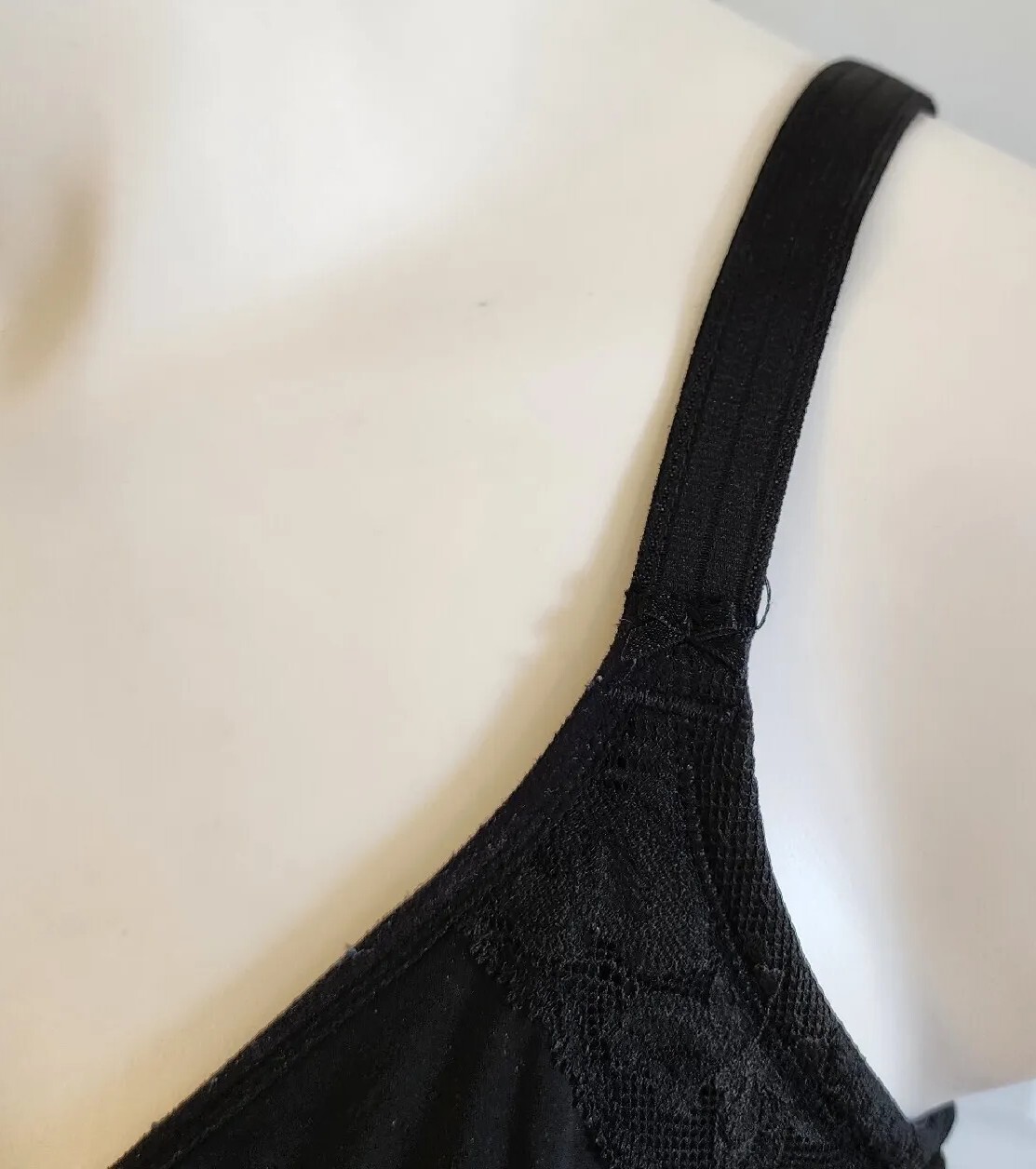 OLGA Cloud 9 Underwire Minimizer Bra Underwire Black Style GI8961A Size