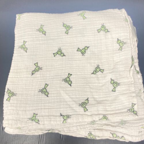 Aden & Anais White Baby Blanket with Yellow Gold Giraffes Muslin Cotton Swaddle  - Picture 1 of 3