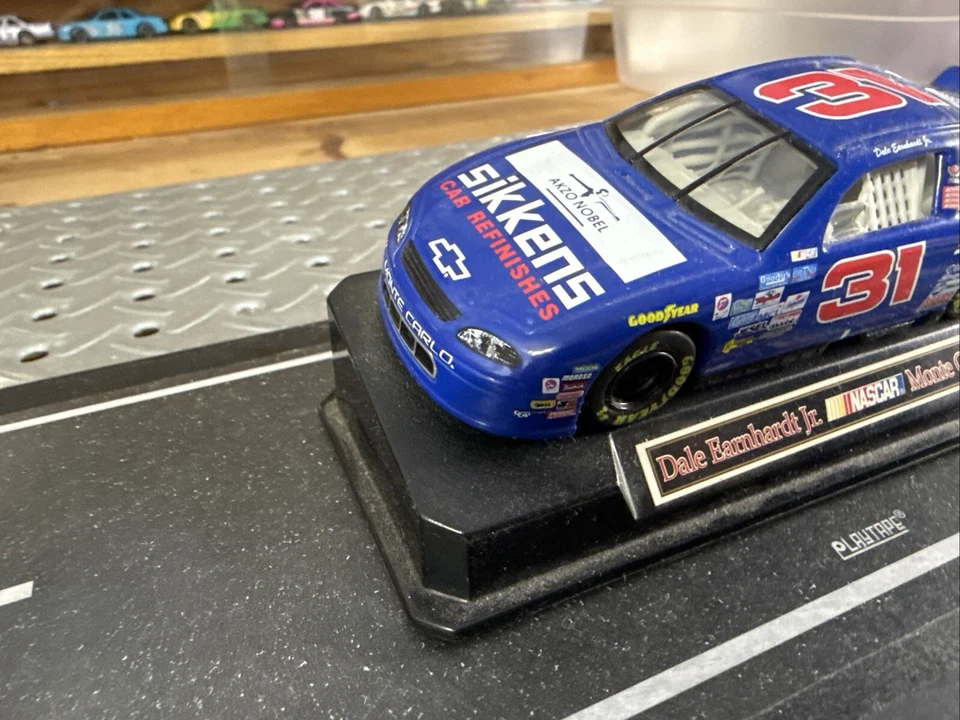 Hasbro Winners Circle NASCAR Dale Earnhardt Jr. #3 1/43 Scale Die Cast 1999 – NM - Image 3 of 4