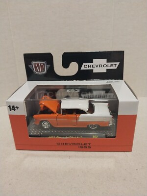 M2 MACHINES 2024 AUTO THENTICS R92 - 1955 CHEVROLET BEL AIR ORANGE AND WHITE