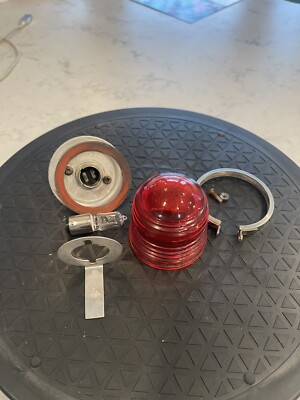 C621001-0102 (USE: 151-0006) Cessna T337G Flashing Beacon Light Assembly