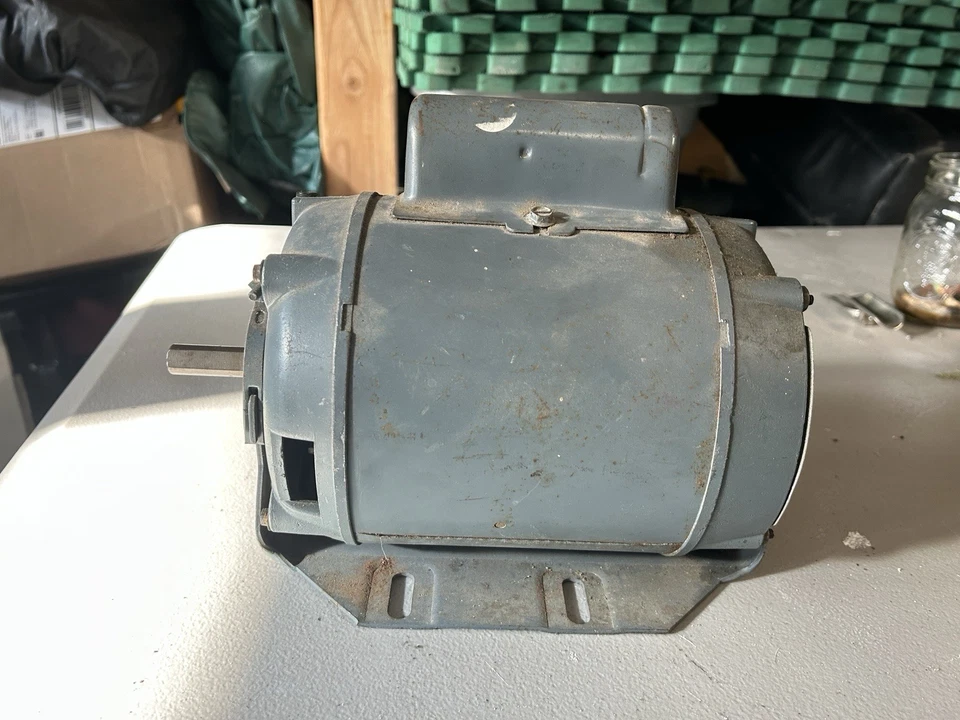 Century 1/3 Hp Eletric Motor. Pretty Sure This Is New Old Stock.  - Image 3 of 4