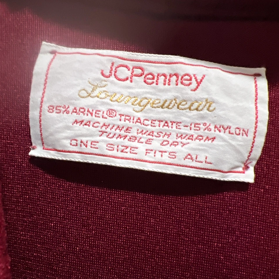 Bata JCPenney Youngheart Borgoña 85% Arnel 15% Nylon Talla Única para Todos Foto 2 de 3