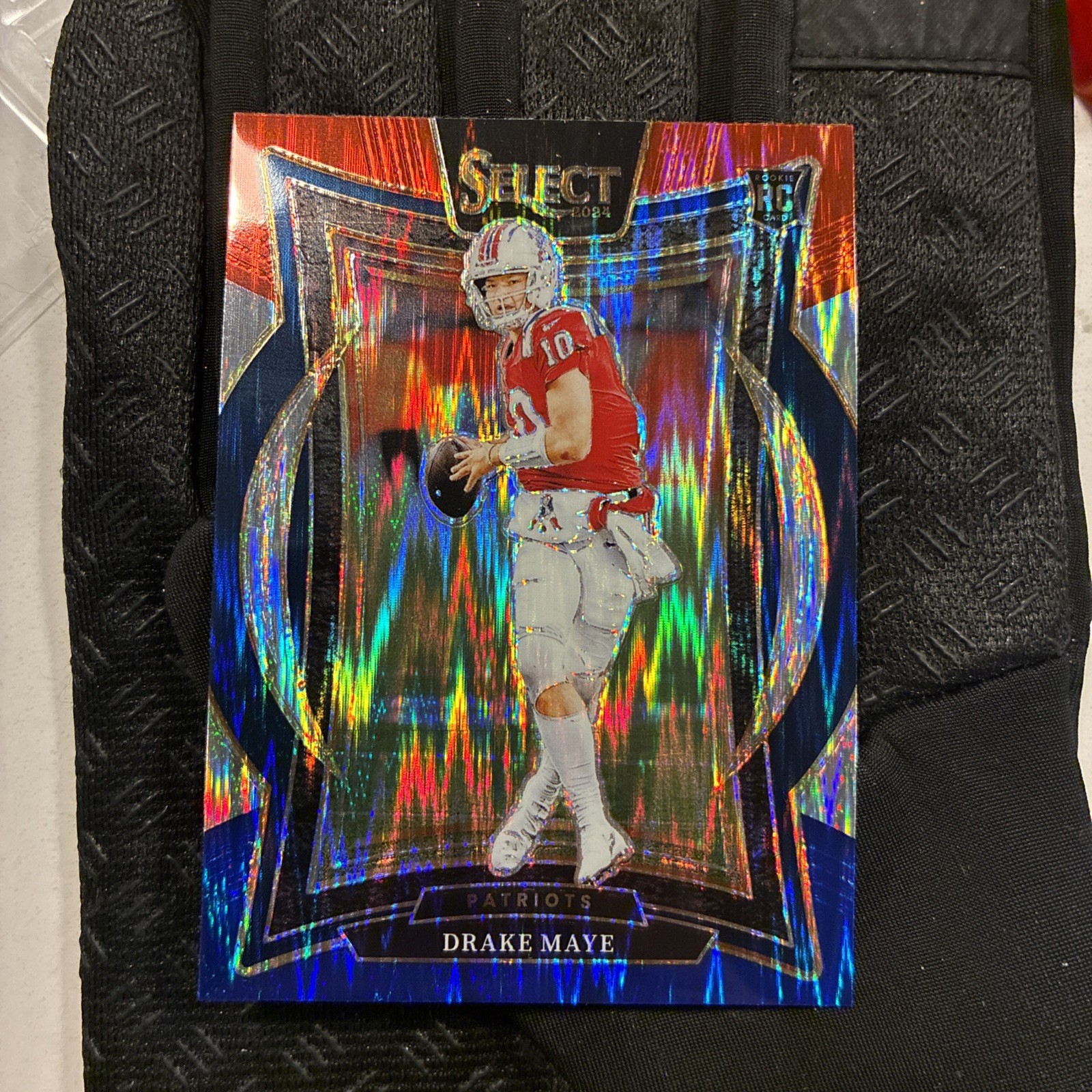 2024 Panini Select - Concourse Drake Maye #27 Red & Blue Shock Prizm (RC)