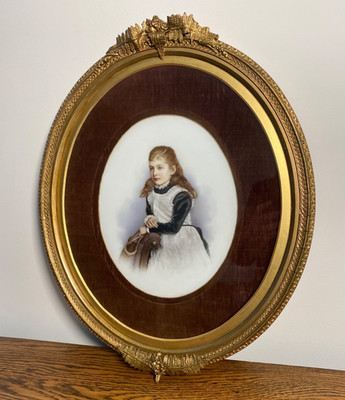 ANTIKES FINLEY BEMALTES TRAUERGEMÄLDE AUF PORZELLAN EINES MÄDCHENS VERGOLDETER RAHMEN 1880