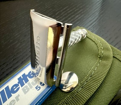 Gillette Spiral Tech Safety Razor Travel Kit/1969 O1/29 grams/New Case