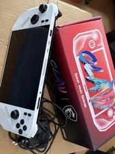 MSI Claw A8 Z2 Extreme 24GB 1TB Radeon 890M -...