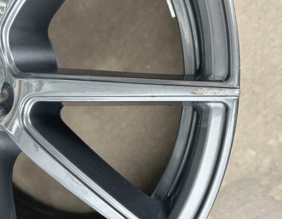 Ruedas 'Shift' de metal líquido Foto 2 de 4