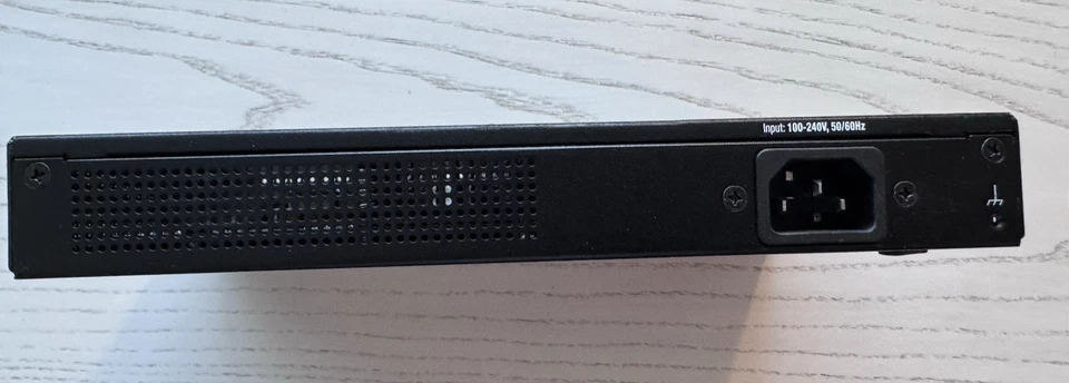 Ubiquiti EdgeRouter 4 (ER-4) Router W/ AC Power Cord - Image 3 of 3