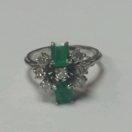 14K Solid White Gold Green Emerald Genuine Diamond Ring! - Picture 2 of 4