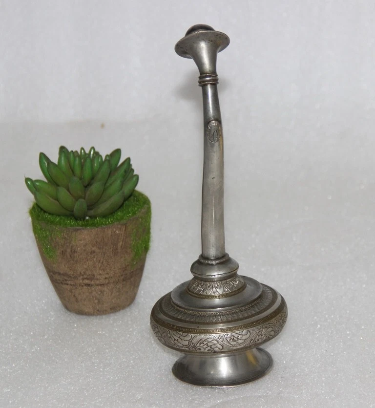 Olla rociadora árabe de agua de rosas mogol de latón de colección de 1820 grabada Foto 4 de 4