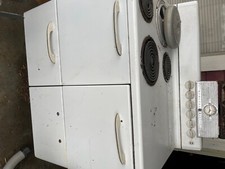 General Electric Stove Circa 1950s. medeocre condition