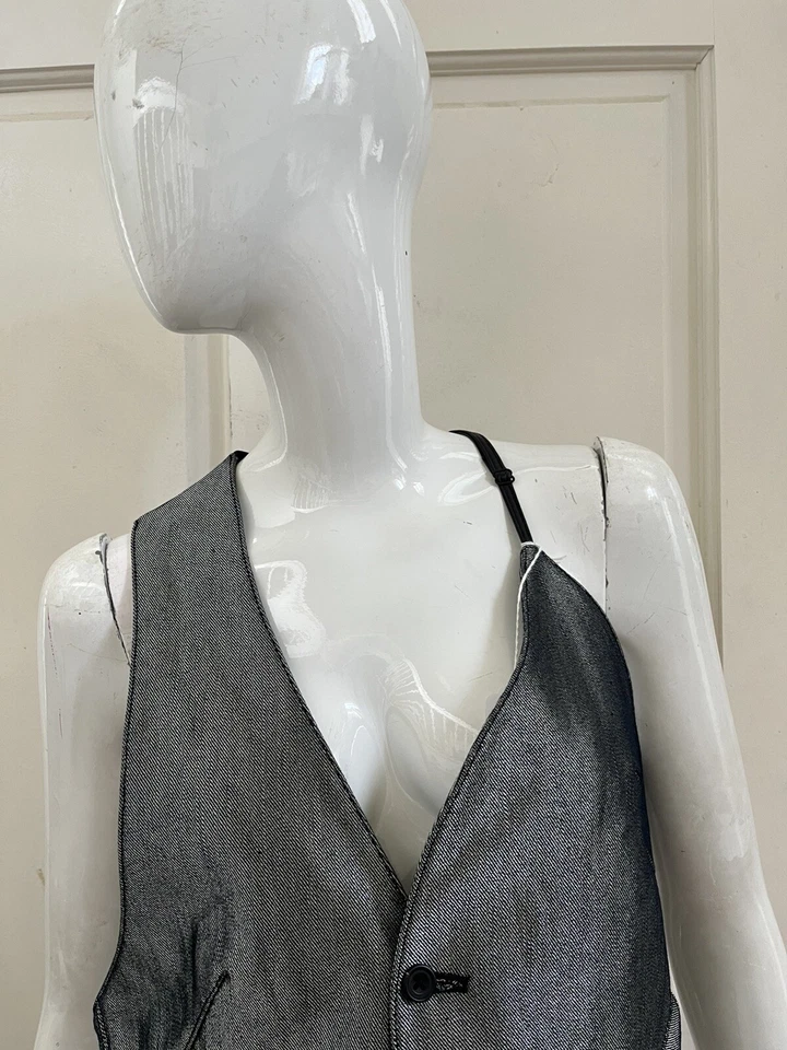 ¡VINTAGE SIN MARCA! Chaleco Asimétrico Metálico Plateado Años 90 O/S Reg. $275! Foto 2 de 4