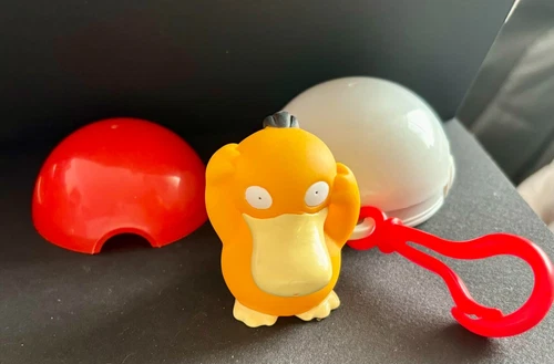 Vintage Pokemon Psyduck 1999 Burger King Nintendo Water Squirter Toy Figure