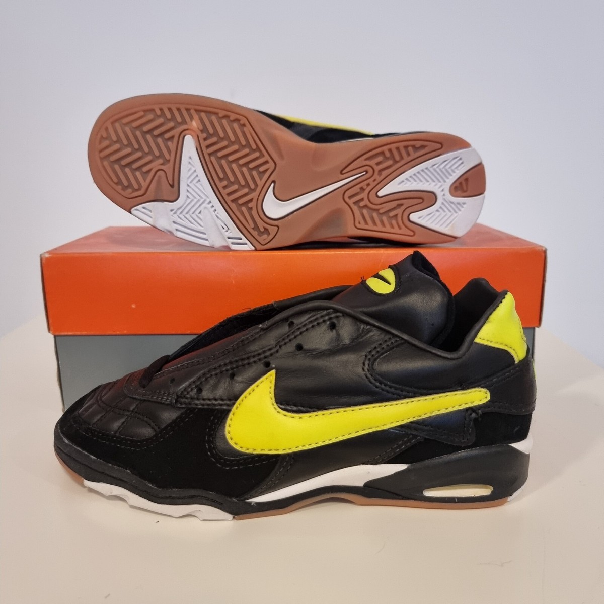 Rare Vintage Nike AIR RIO TR - 1990s - #117081 071 00 - Black/Neon