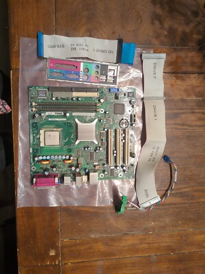 DMB066 - Dell Dimension 3000 Socket 478 Desktop board 0R8060 P4 2.8 Ghz, 512 Mb 
