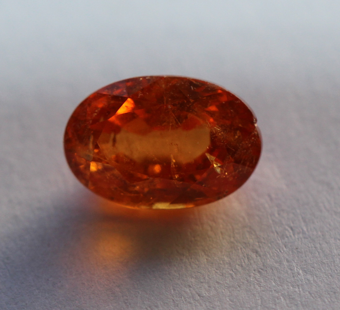 Grenat Spessartite Namibie 2,23 ct pierre précieuse orange mandarine pour bague et pendentif