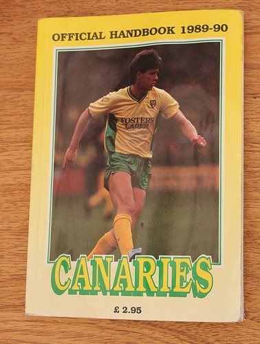 Norwich City. Handbook. - 第 1/3 張圖片